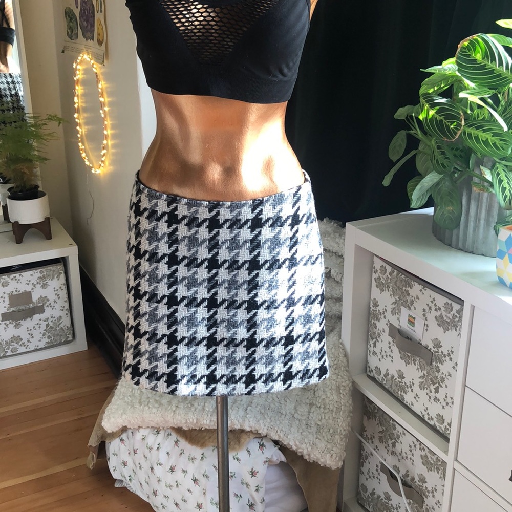 Houndstooth wool mini skirt